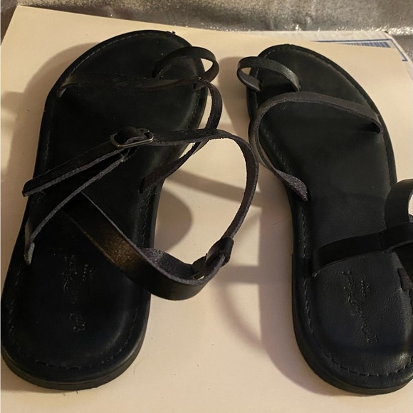 Black Sandals size 7.5 - Picture 2 of 4